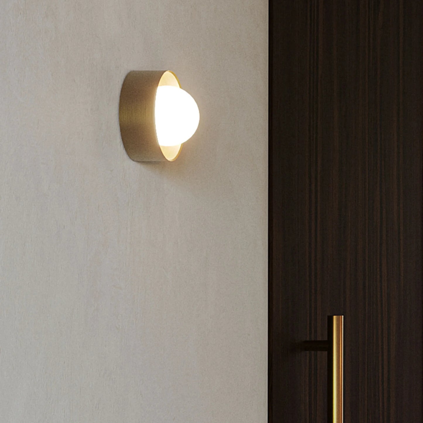 Orb Sur Wall Light Small - Old Brass