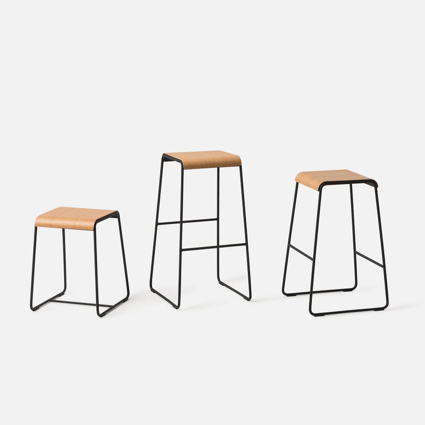 S2 Stool 64.5cm - Black/Oak